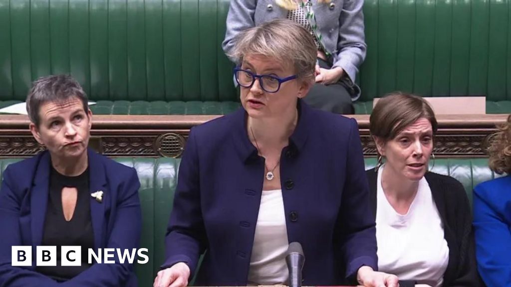 Yvette Cooper mengumumkan pertanyaan baru tentang geng perawatan lokal