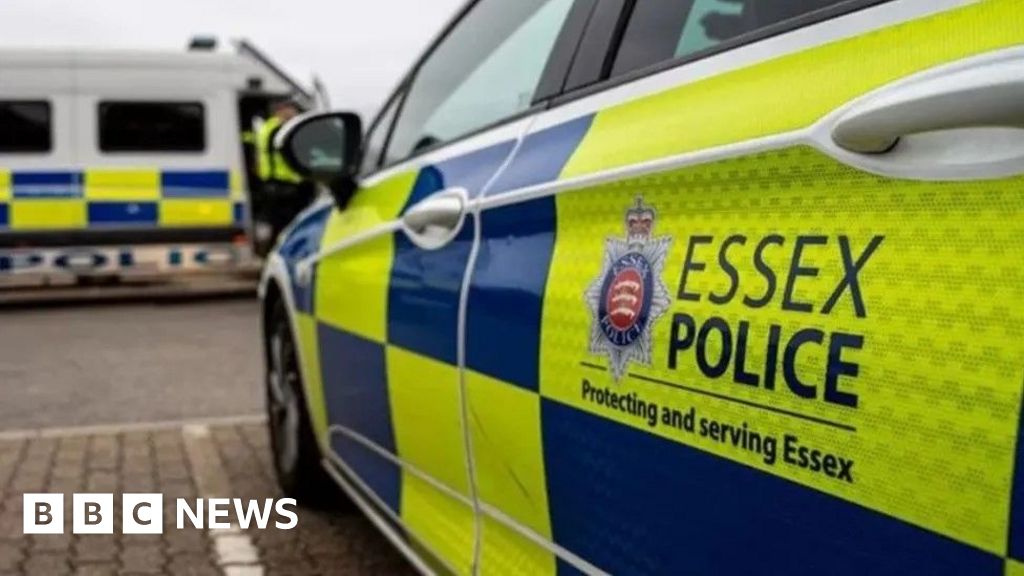 Group of cars halt M11 traffic in Essex for second day