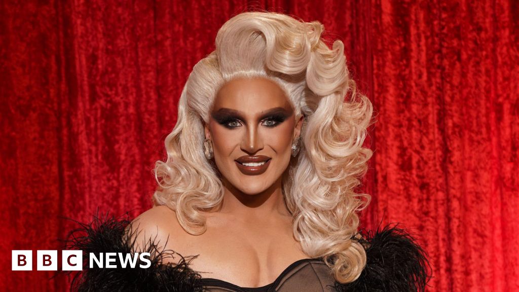 Pemeriksaan bintang RuPaul’s Drag Race UK ditunda