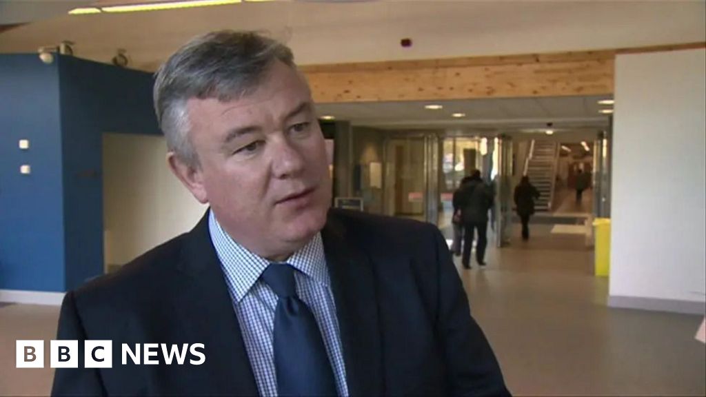 Councillor who said shoot Tories avoids suspension