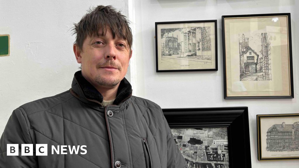bbc.co.uk - Vanessa Pearce - Coventry memorabilia collector opens own museum in market