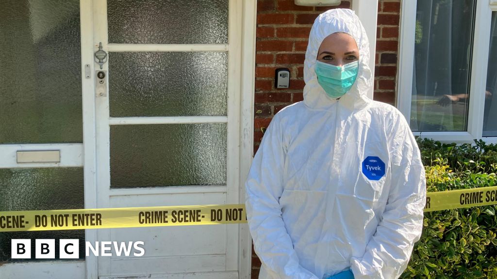 Cranfield terraced home turned into crime scene house - BBC News