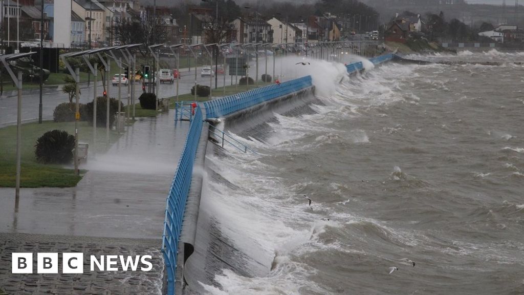 Storm Brendan: Hundreds Of Homes Remain Without Power - BBC News