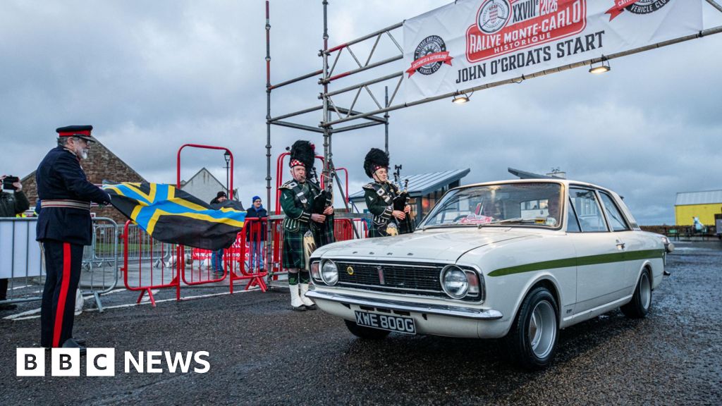 Classic cars set off from John O'Groats on Monte Carlo rally