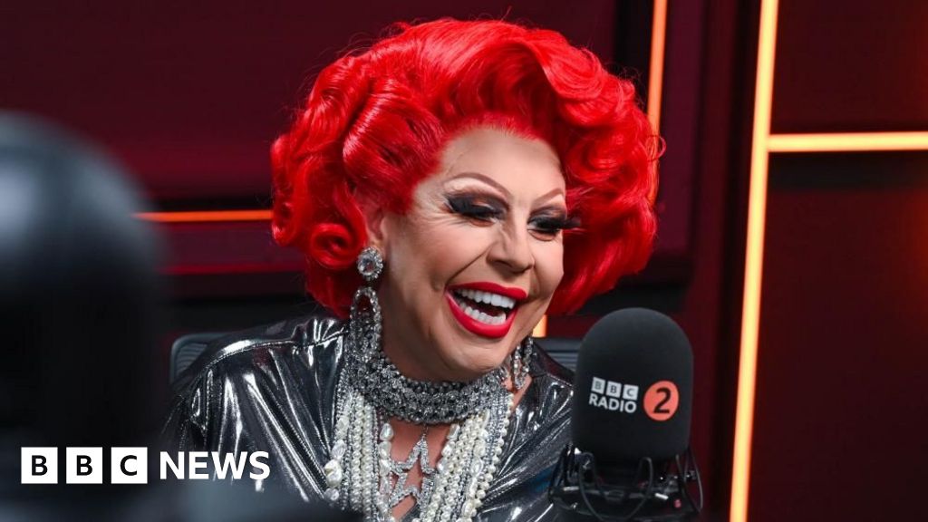 La Voix drops out of Strictly after injury