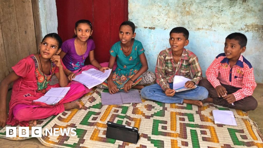 Indian Pupils Invent Their Own Lessons Bbc News 