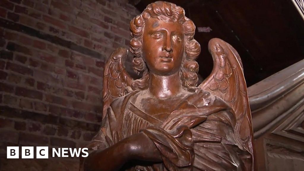 Couple renovating manor uncover 'priceless' angels