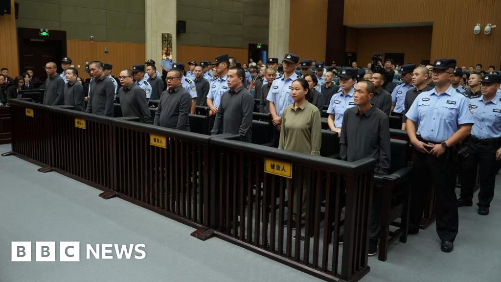 China sentences 11 members of mafia family to death