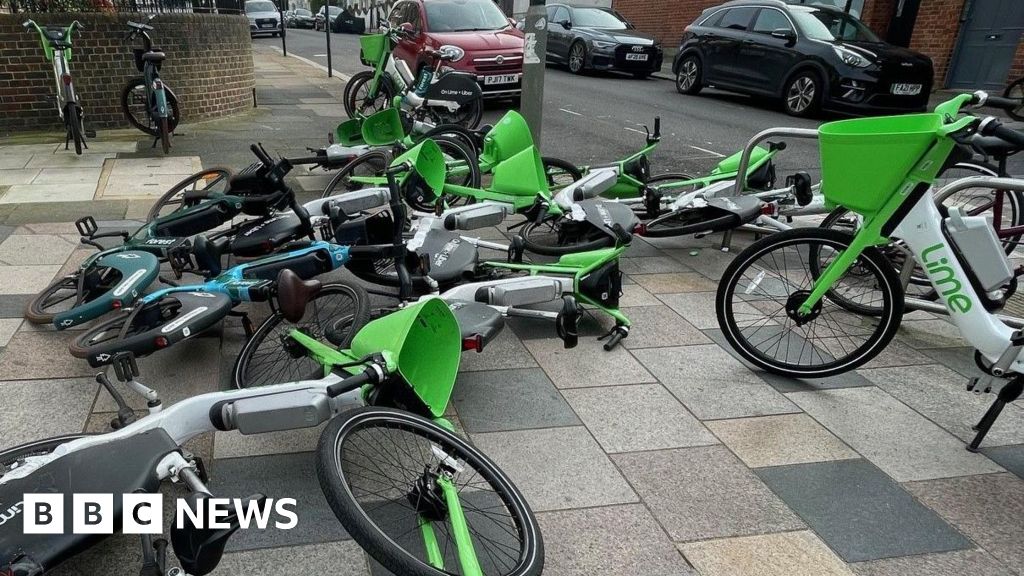 Wandsworth Council to ban e-bikes being abandoned on pavements