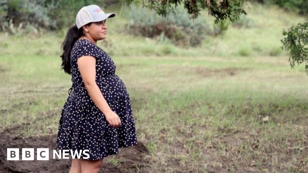 Volunteers help lead recovery of Texas flooding victims