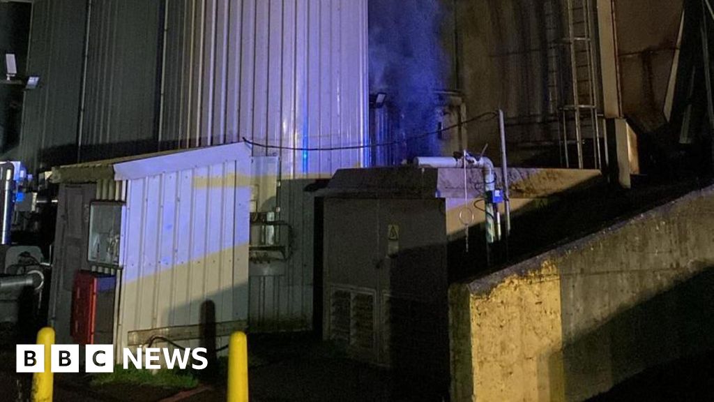 bbc.co.uk - Crews tackle bitumen silo blaze at Harlow Mill industrial unit - BBC News