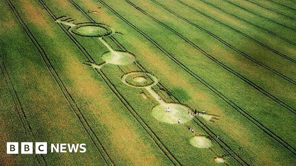 Display Marks 25 Years Of Crop Circles Study BBC News    84483273 84394108 