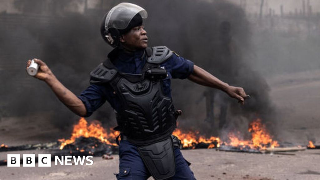 Избори в ДР Конго: Поддръжници на Фаюлу се сблъскват с полицията в Киншаса
