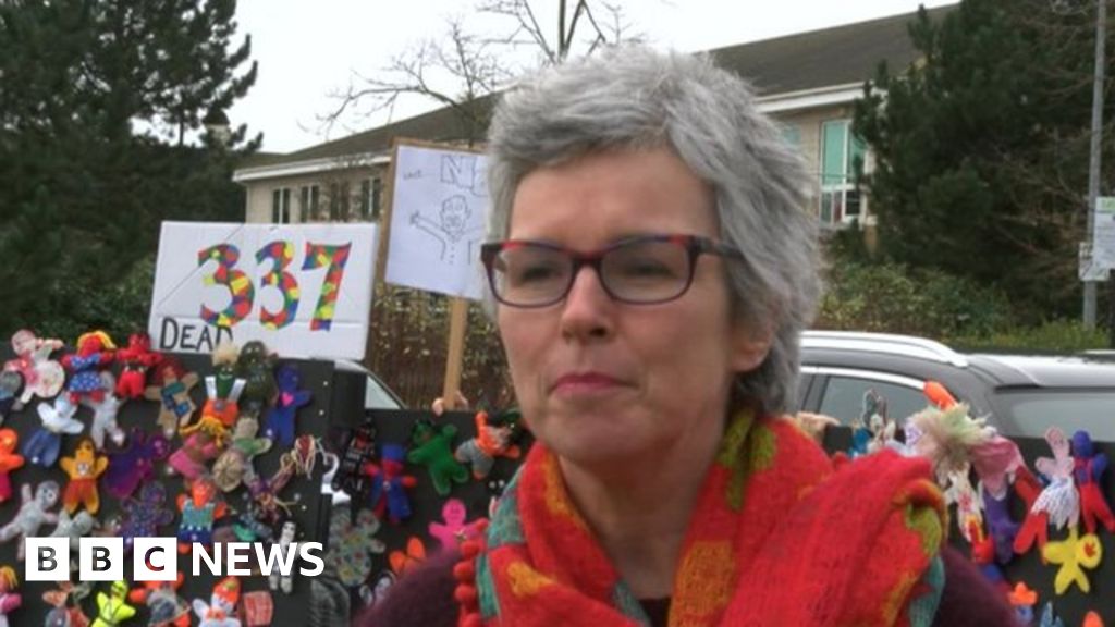 Families stage 'gingerbread men' protest after NHS deaths report BBC News