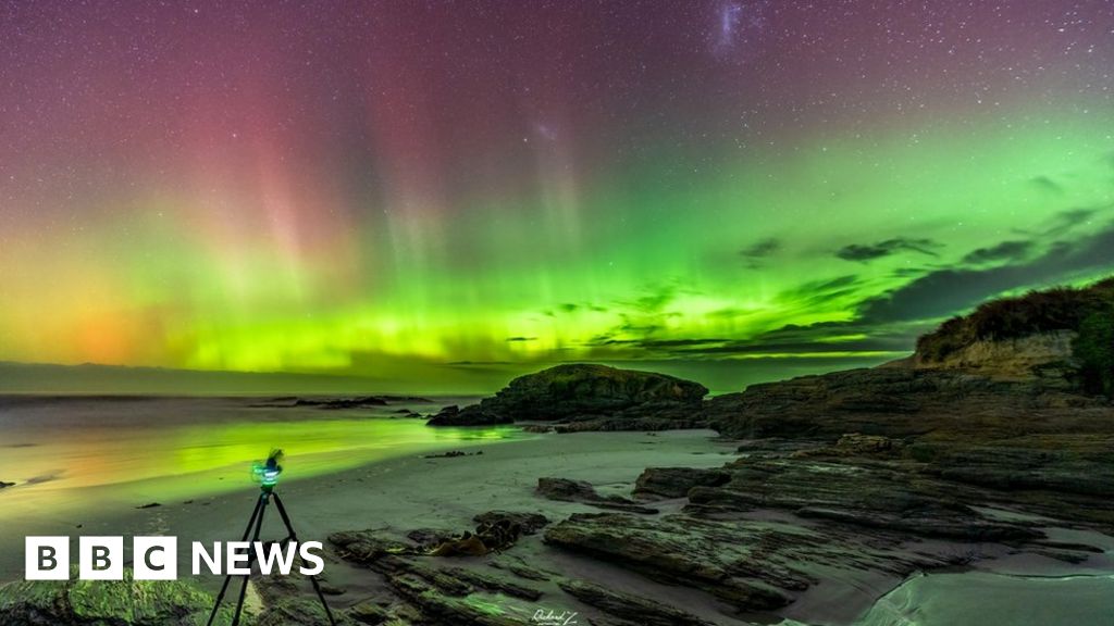 Unusually vivid Southern Lights glow over New Zealand