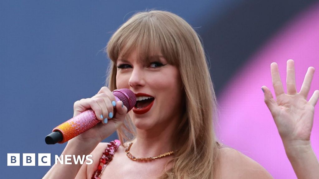 Man sold fake Taylor Swift tickets on Facebook and Gumtree
