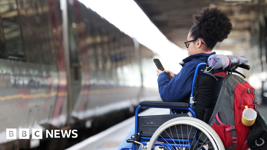 Disabled travel access an 'embarrassment', MPs say