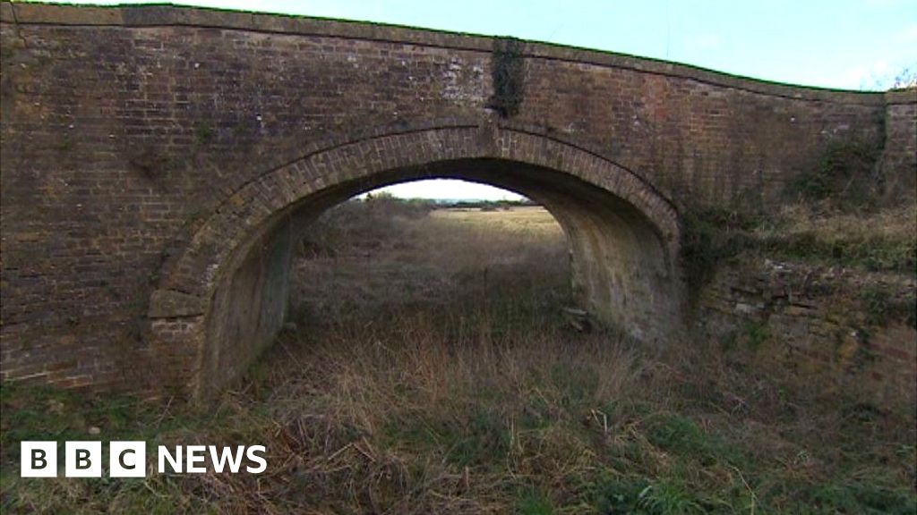 Stroudwater 'missing mile' canal plans approved 