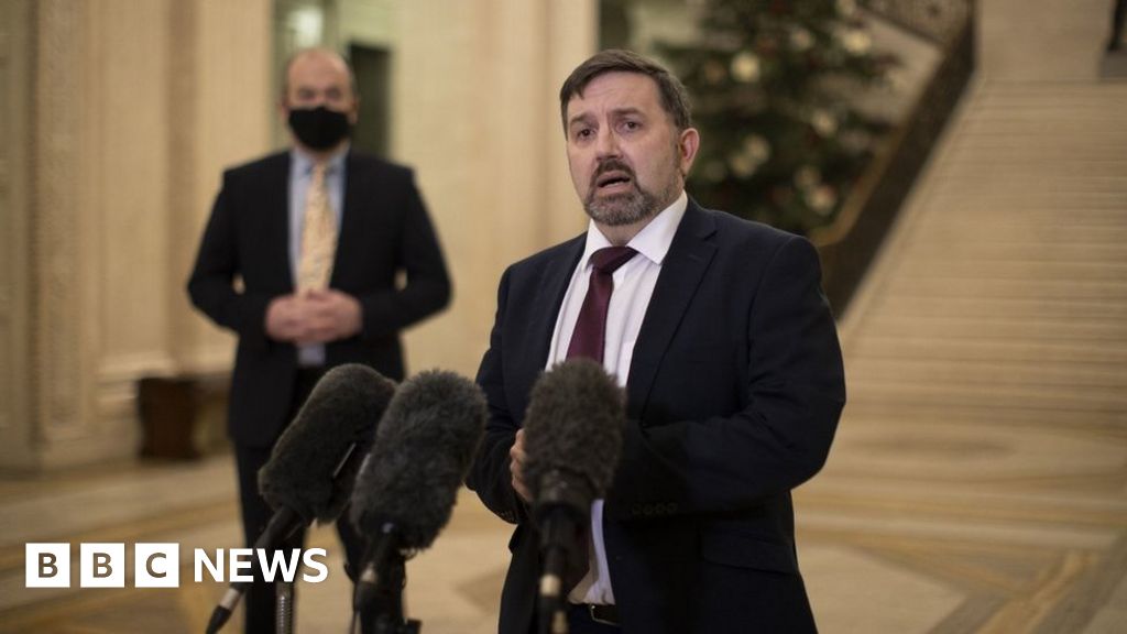 Covid-19: Robin Swann warns against New Year’s Eve parties