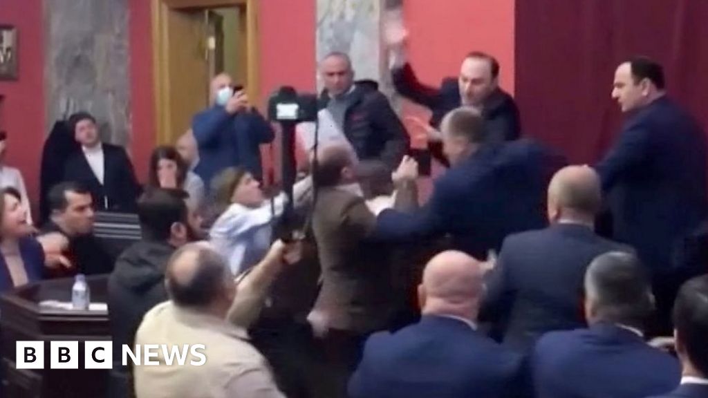 Gürcistan milletvekilleri ‘yabancı ajanlar’ yasası üzerinde tartışıyor