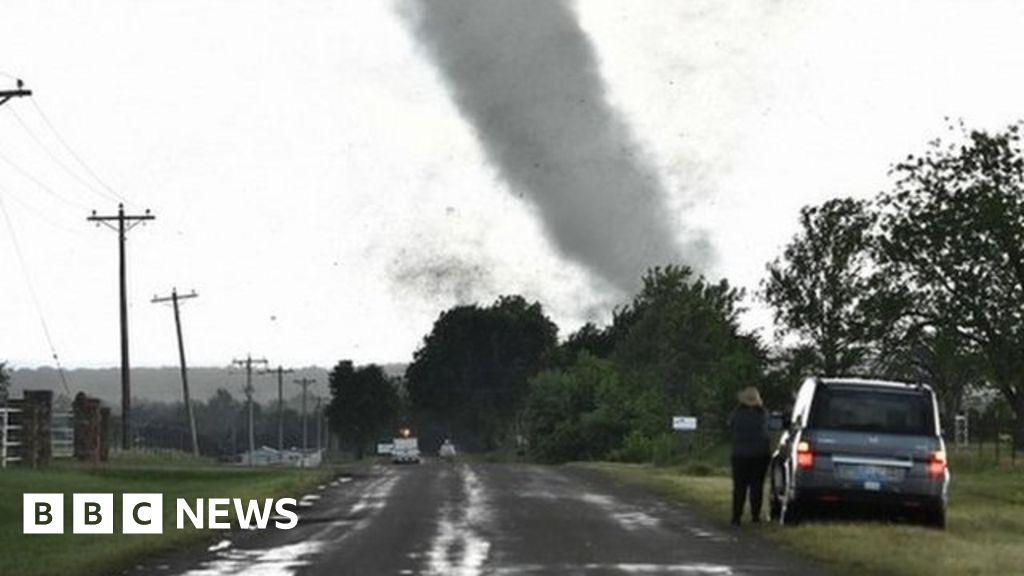 Us States Struck By Deadly Tornadoes Bbc News