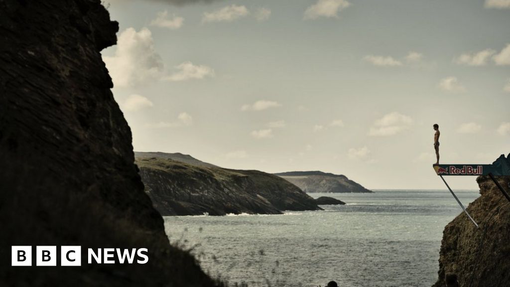 Cliff diving 'It's always a jump into the unknown' BBC News