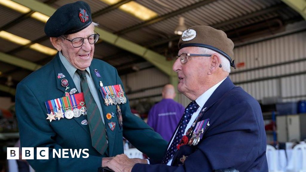 World War Two veterans fly in Spitfires above Kent for first time