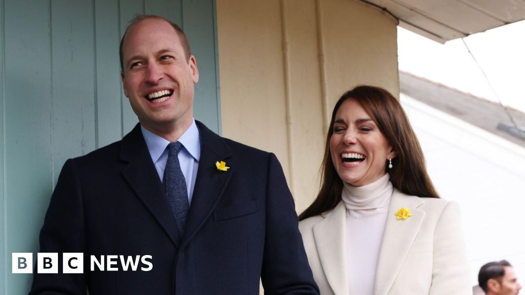 William and Kate warm up for rugby rivalry clash