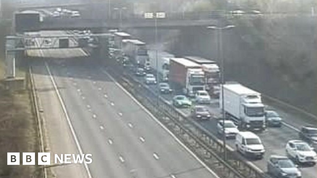 Southbound M6 Closed In Staffordshire After HGV Crash BBC News southbound-m6-closed-in-staffordshire-after-hgv-crash-bbc-news