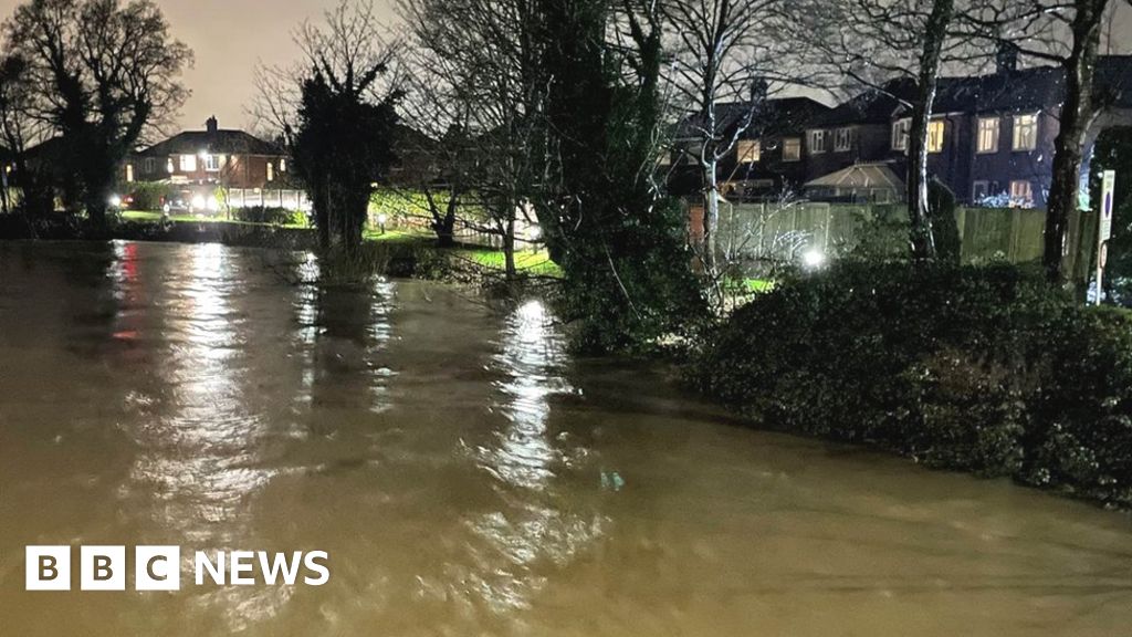 Didsbury flooding River Mersey 'centimetres' from breaching defences