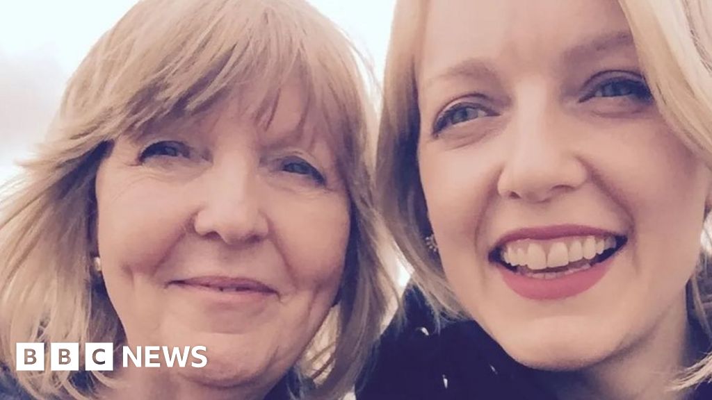 Lauren Laverne pulls out of Glastonbury after her mother dies