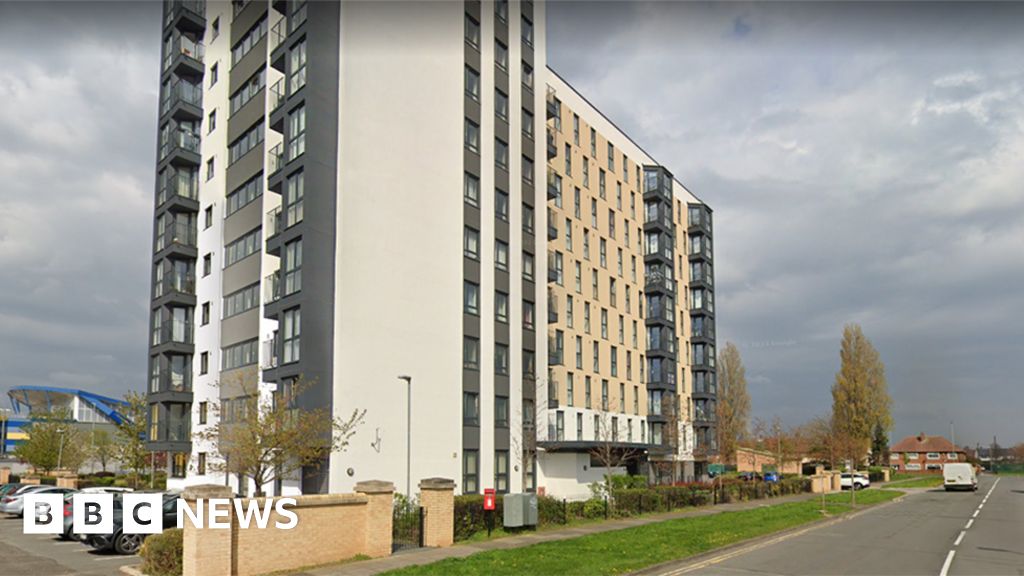 Murder arrests as man found dead in Billingham flats BBC News