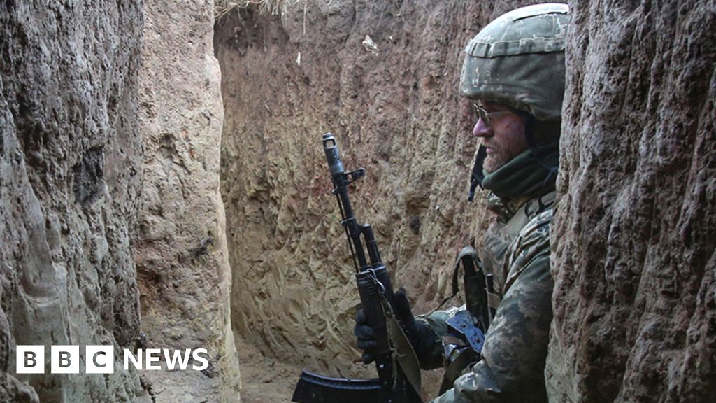 Western leaders urge Russia to lower Ukraine tensions – BBC News