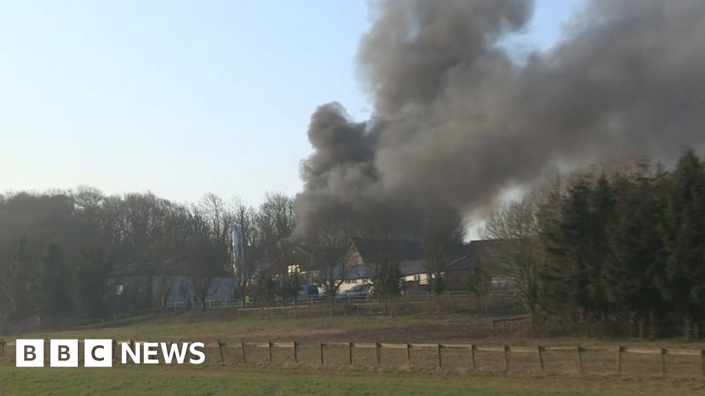 Fire Crews Tackle Isle Of Wight Car Storage Barn Blaze Bbc News 3697