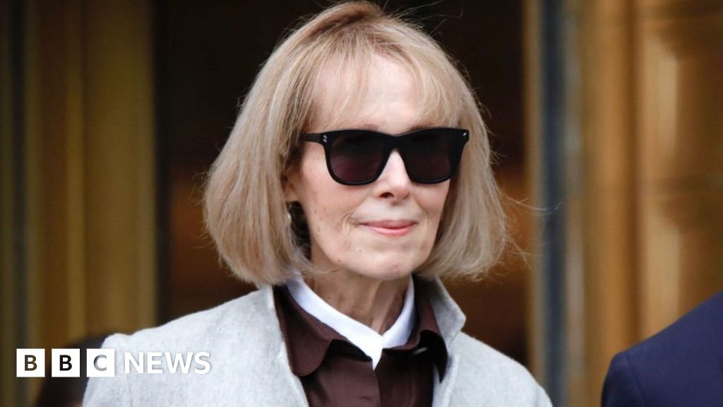 E Jean Carroll and Trump lawyers spar in NY court over rape claim