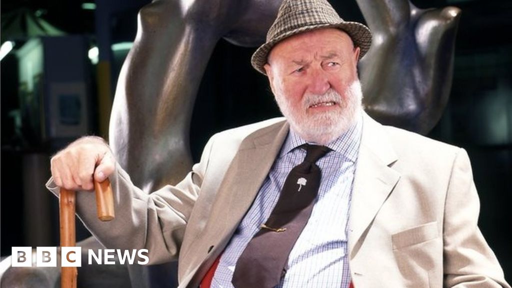 Obituary: Bill Maynard - BBC News