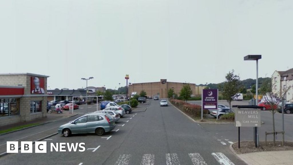 Police appeal as two hurt in Dundee motorcycle crash BBC News