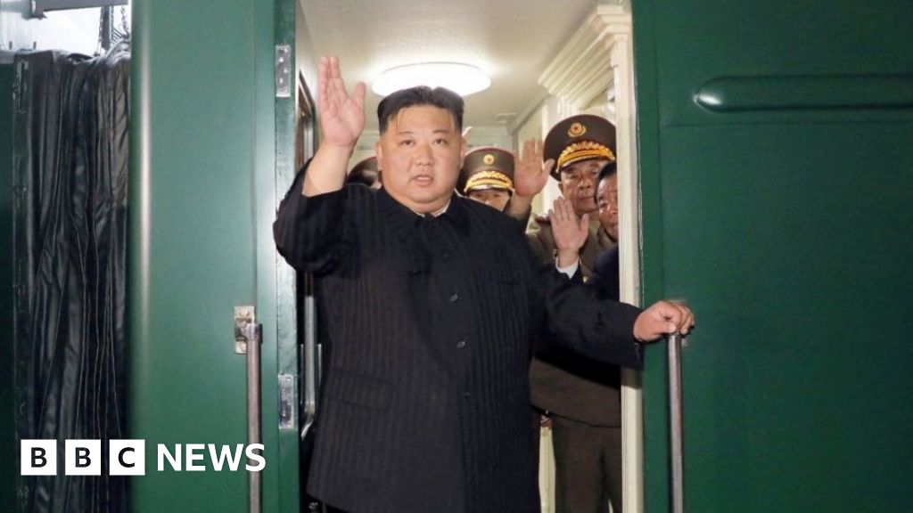 Севернокорейският лидер Ким Чен Ун пристигна с влак в Русия,