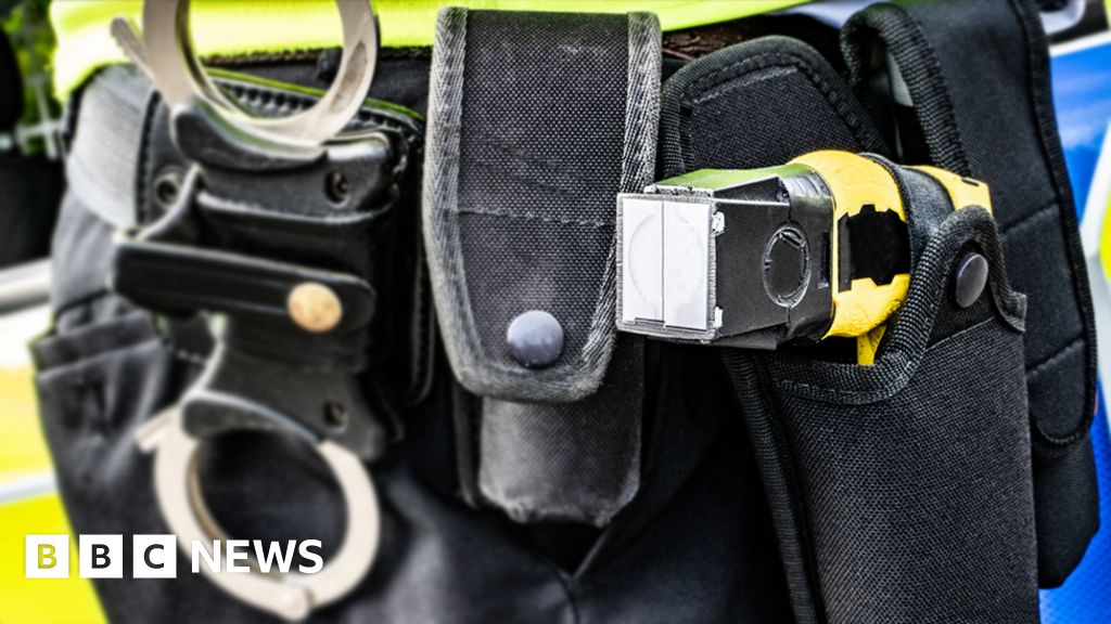 Man in hospital after South Ockendon Taser incident