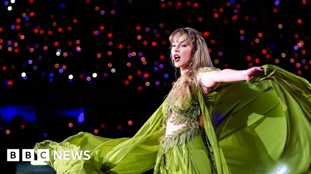 Citing record heat, Taylor Swift postpones Rio de Janeiro show