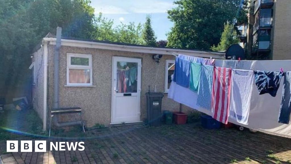 Landlord rented out garden building to family