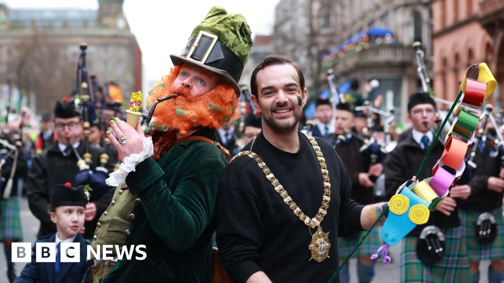 Perayaan Hari St Patrick berlangsung di seluruh Irlandia Utara