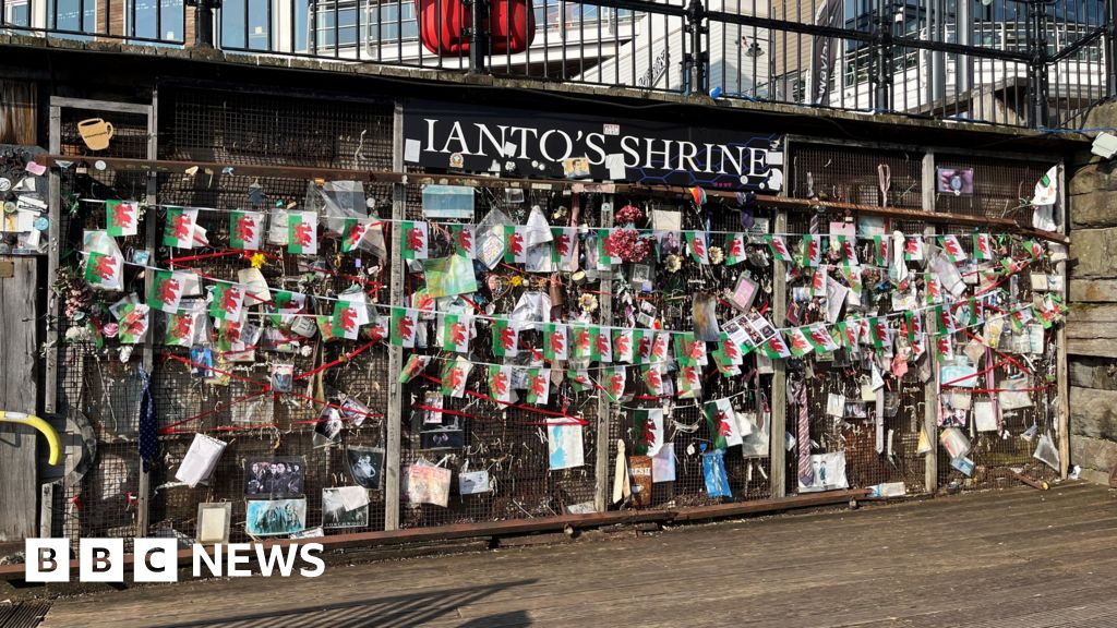 'Landmark' shrine to queer TV character to be taken down after 17 years