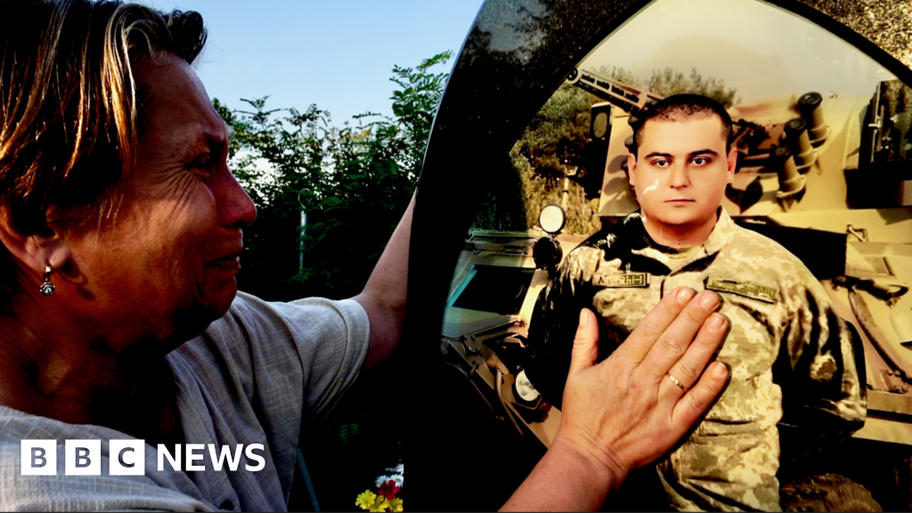 As Russian army inches closer, Ukrainians must decide to stay or go