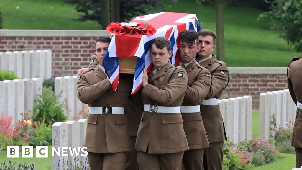 Three British Ww1 Soldiers Buried After Emotional Dna Match Bbc News