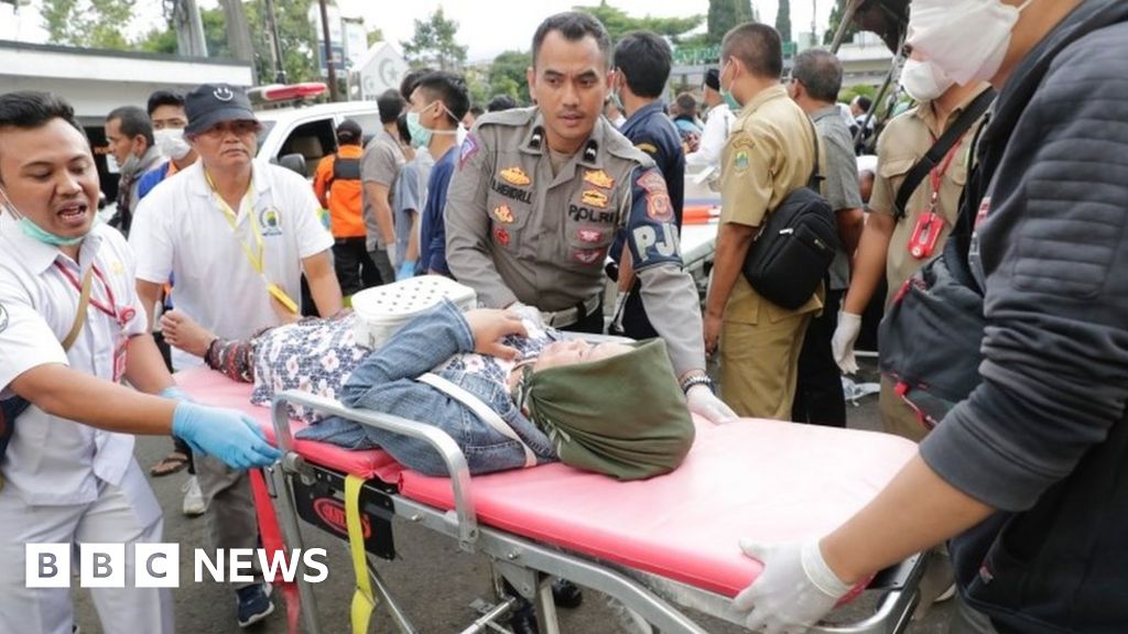 Indonesia: Java quake kills 40 and injures hundreds