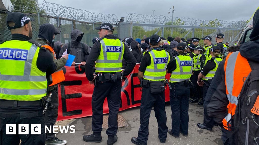 Police arrest 14 in Glasgow drone parts factory bloackade