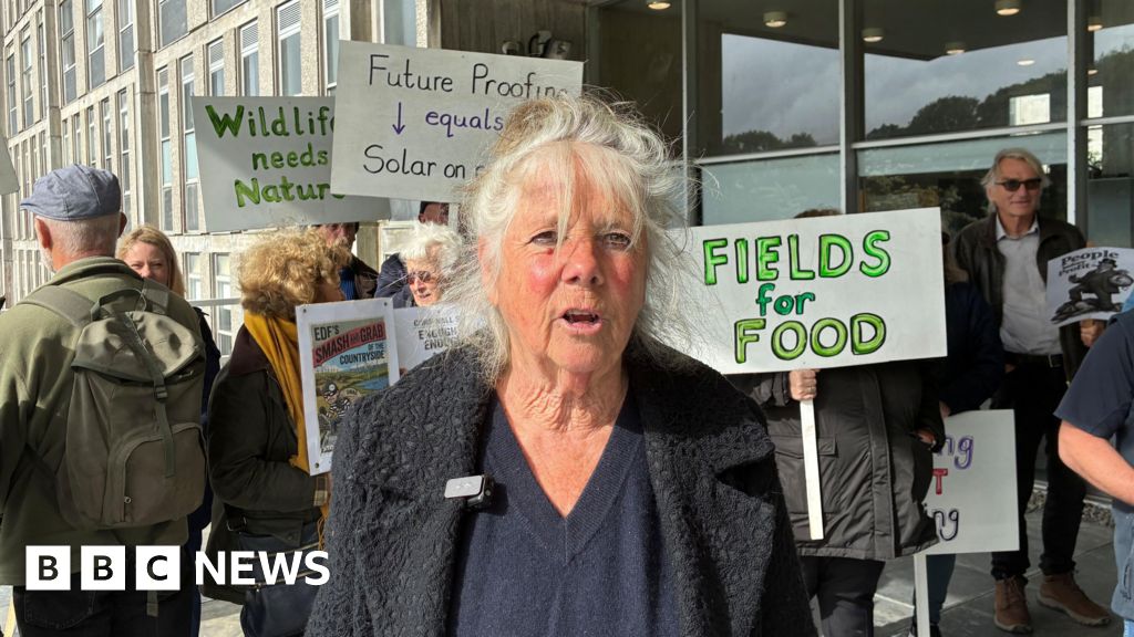 bbc.co.uk - Lee Trewhela - Decision deferred on plan for 19-field solar farm in Cornwall