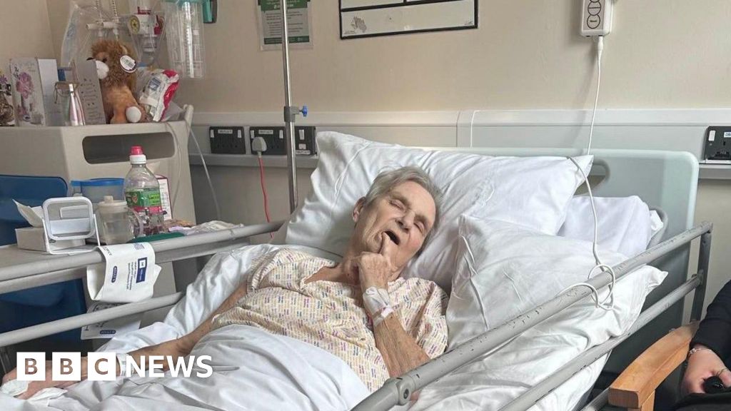 Medway Maritime Hospital: Anger at great-grandmother's care