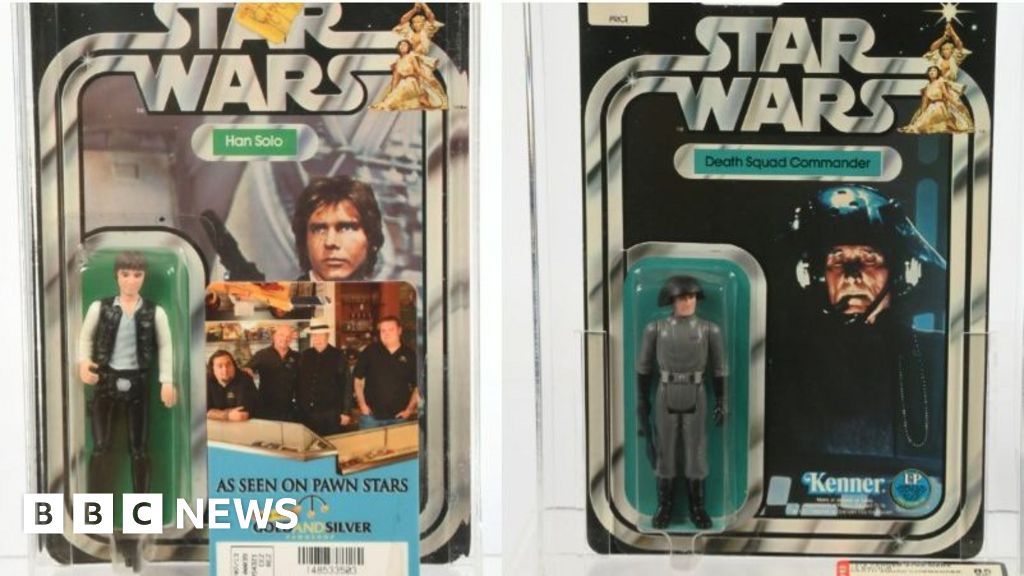 Star Wars memorabilia auction raises £177k